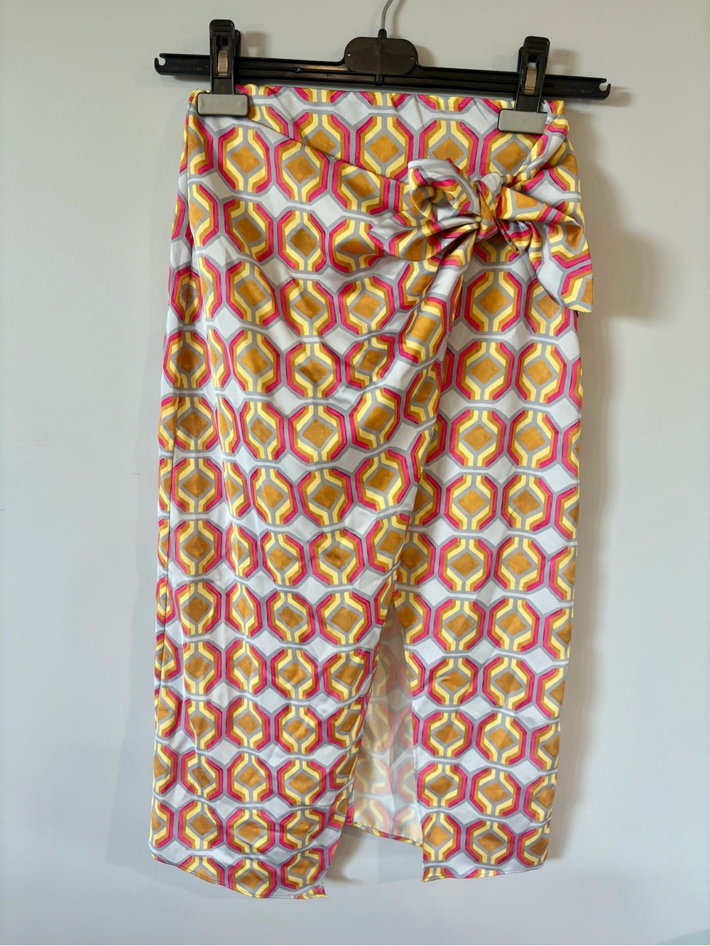 Babaton by Aritzia Geometric Colourful Front Tie Midi Skirt
